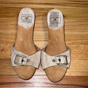 Lucky Brand Blue Jeans America wood sandal, beige suede upper size 8.5 medium